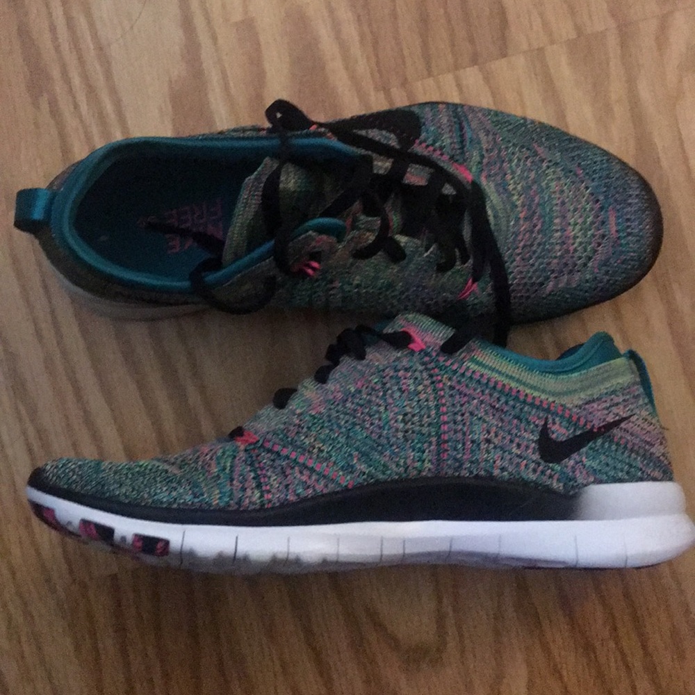 NIKE FREE 5.0 size 8.5